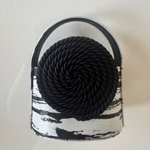 Black and White Mini Gunther